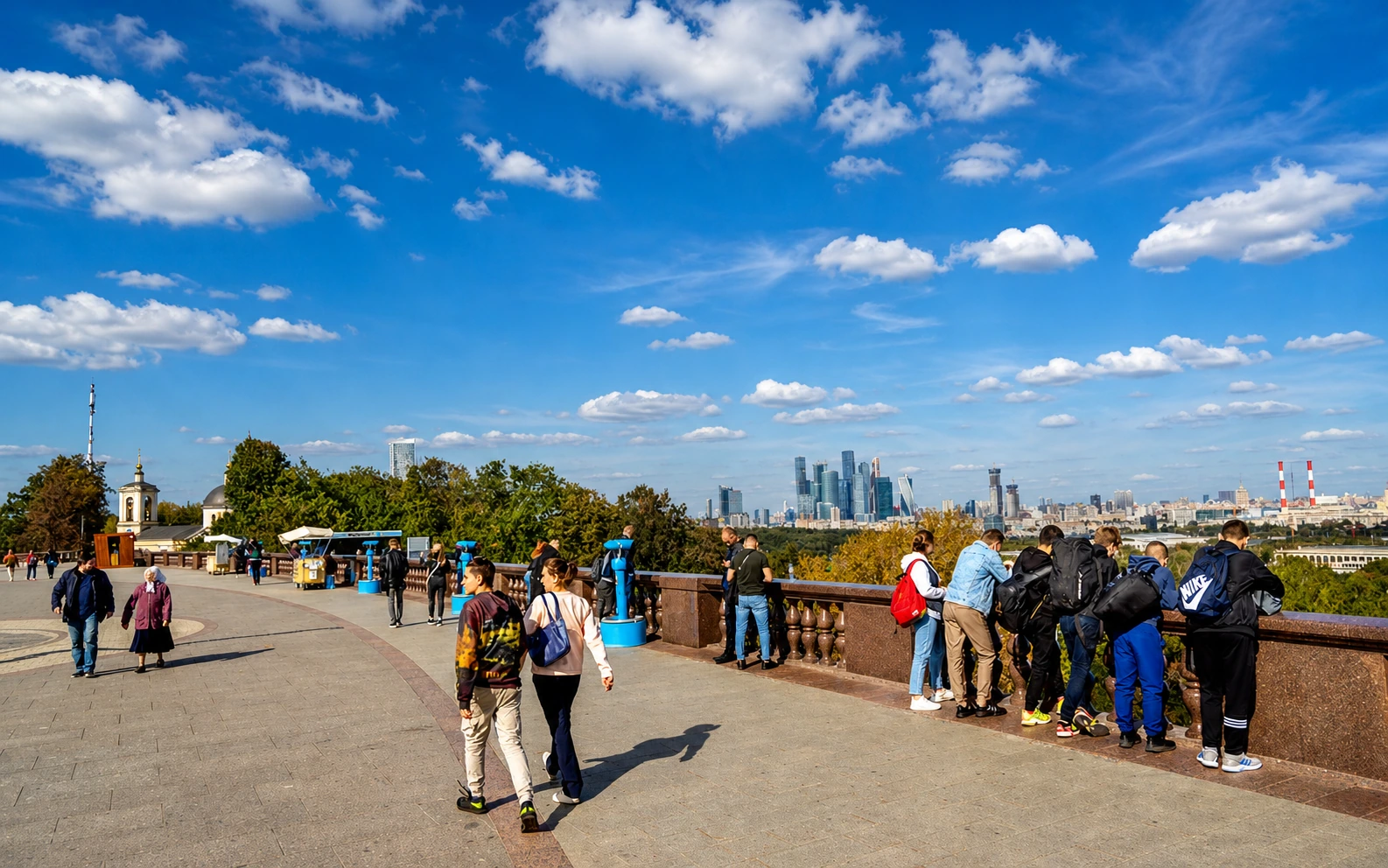 Vue panoramique sur Moscou depuis les hauteurs près de la MGU